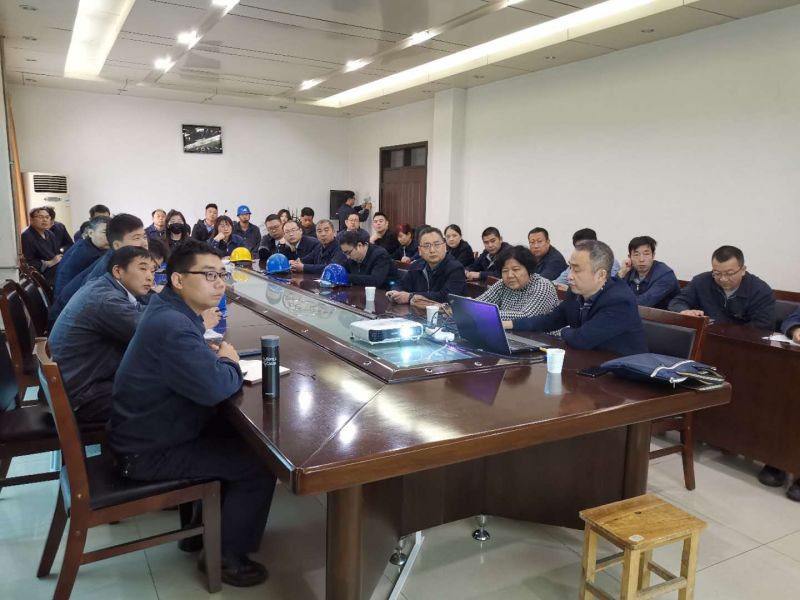 
				   
					學(xué)習(xí)固體廢物防治法、提高環(huán)境治理能力——黃河同力舉辦新版《固體廢物污染環(huán)境防治法》培訓(xùn)班
				 